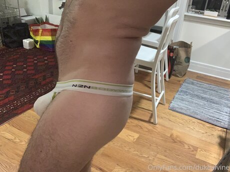 Dukealvine セクシーモデル 写真