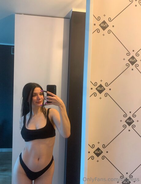 スマイルオンリーファンズ ホット 画像