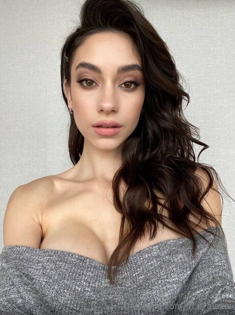 M E Alexis アダルト女優 写真