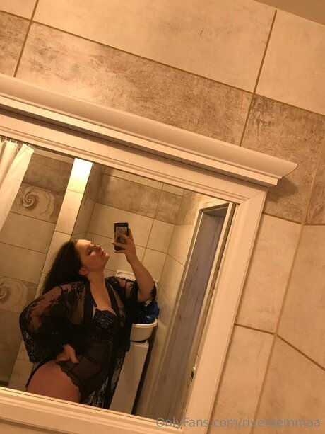 Riveraemmaa ポルノスター 裸 アーカイブ