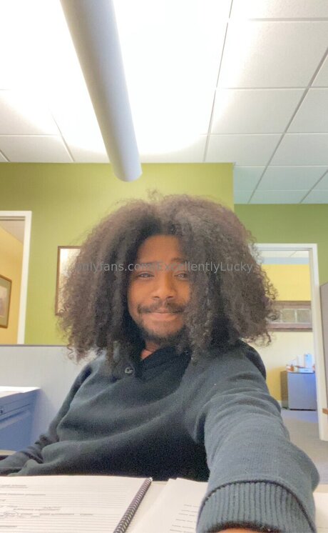 Excellentlylucky エロティックなスター 画像