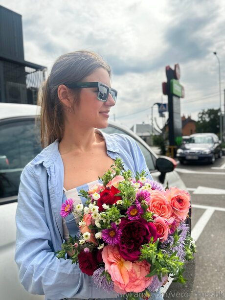 Veronikusshk エロティックなスター 写真