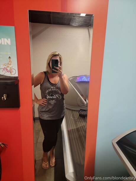 レズビアンの足OnlyFans ポルノ ギャラリー