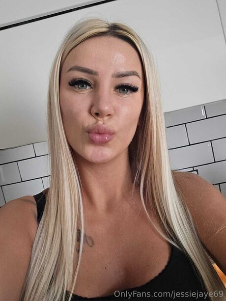 Jessiejaye69 美しいモデル 写真