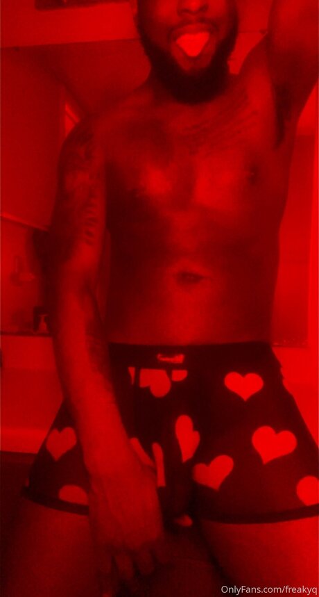 Freakyq スター ヌード 写真