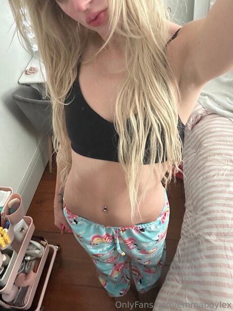 Emmbellaxo アートモデル ギャラリー