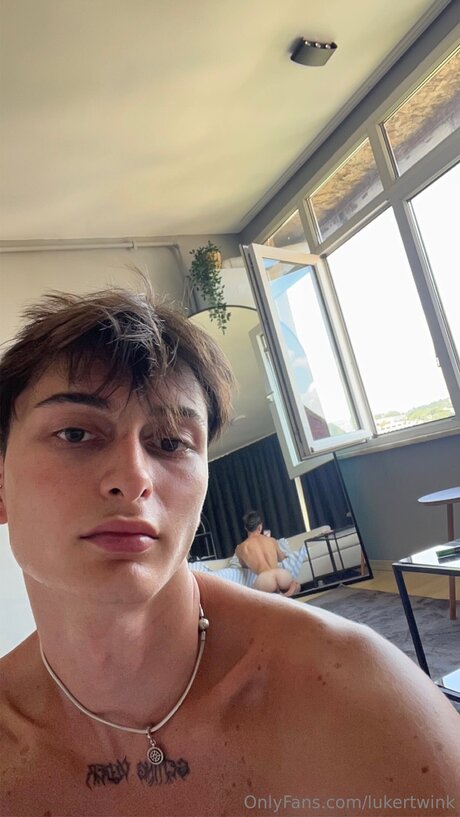 Lukertwink 無料女優 写真