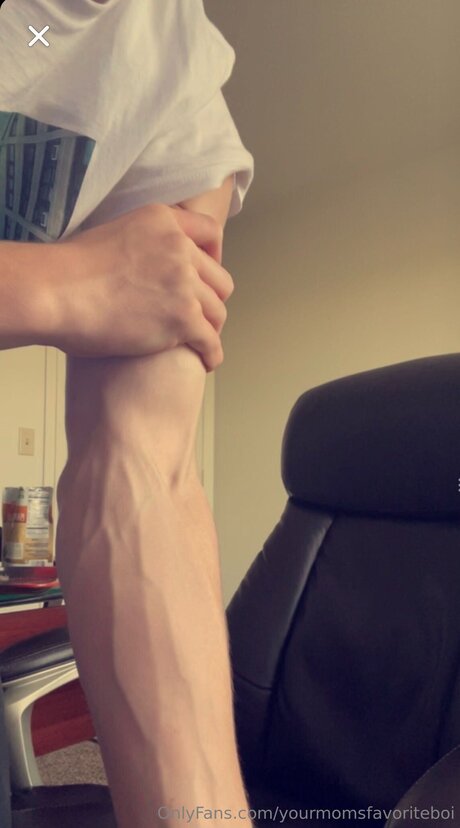 Yourmomsfavoriteboi 限定スター 画像