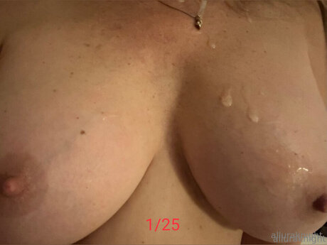 Alluraknight ポルノモデル 写真