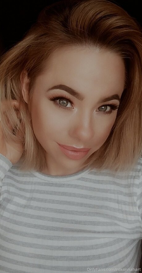 Roxannahart 無料女優 画像