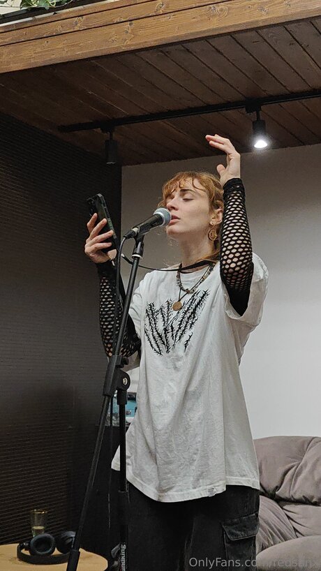 ブッシュ・オンリーファンズ 美しいxxx 画像