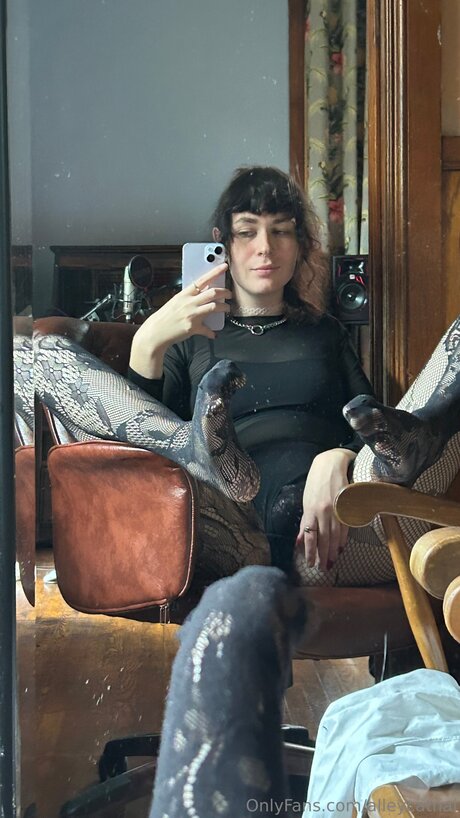 Alleycatnai エロティック女優 ギャラリー