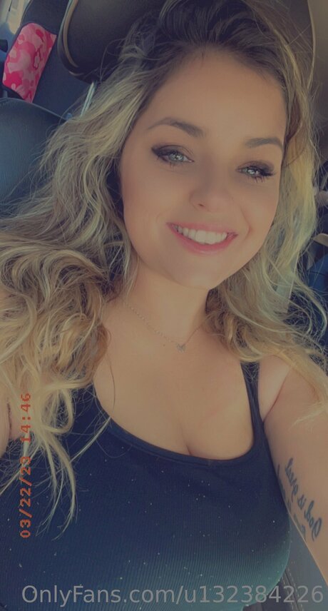 U132384226 裸のスター 画像