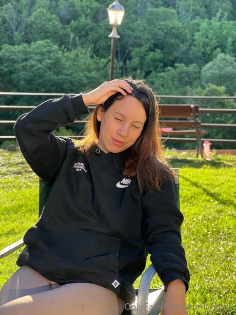 ブッシュ・オンリーファンズ ホットセクシー 写真