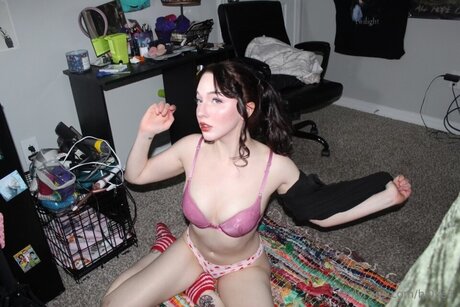 ヌードティーンオンリーファンズ 可愛い 写真