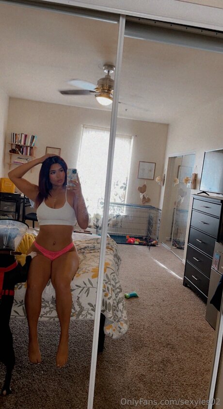 Queenles0 ポルノモデル 写真