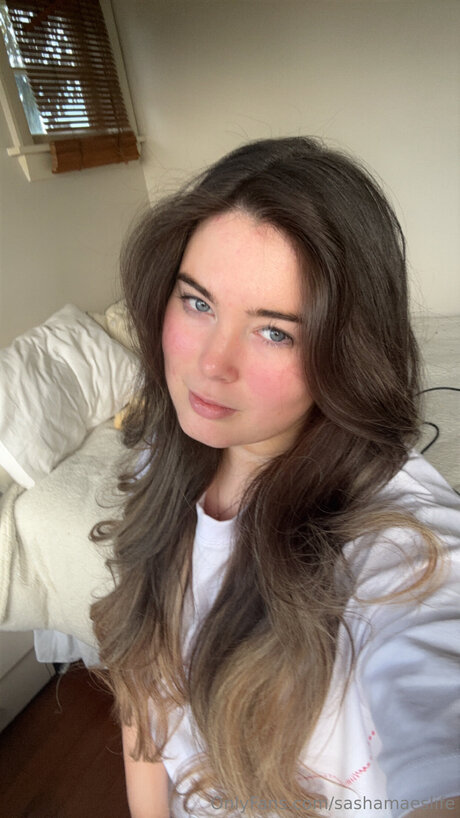 Sashamaeslife トップ女優 画像