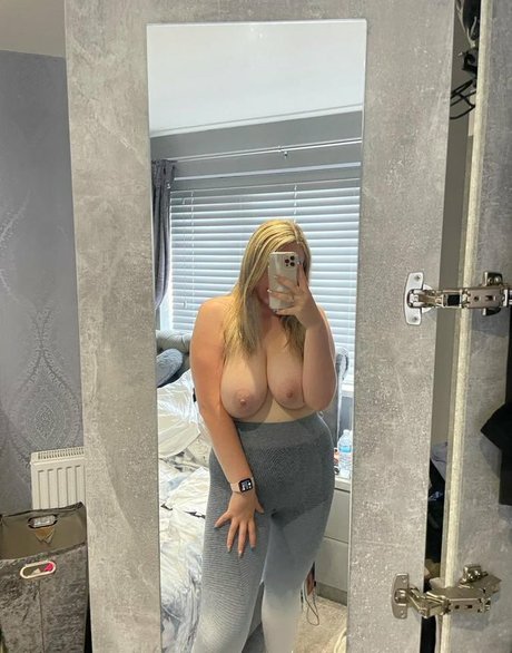 アニメプリンセスOnlyFans セクシーヌード 画像