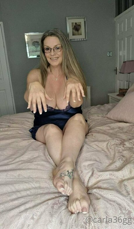 大学生のオンリーファンズ ポルノ 画像