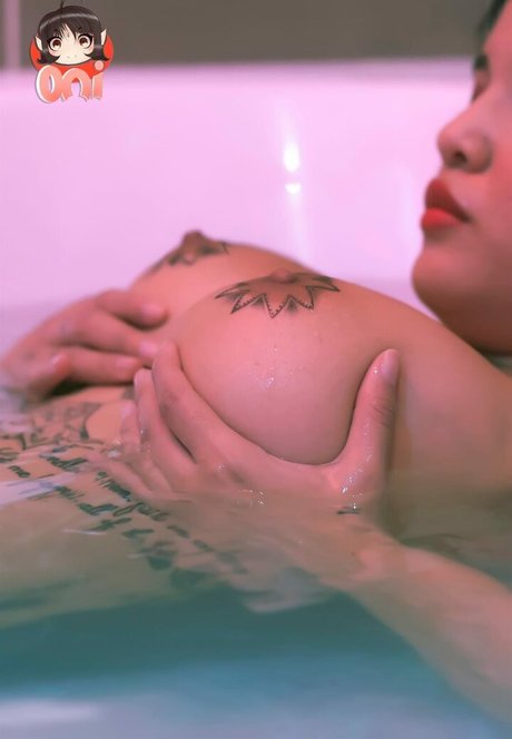 Onigirl01 裸のポルノスター 写真