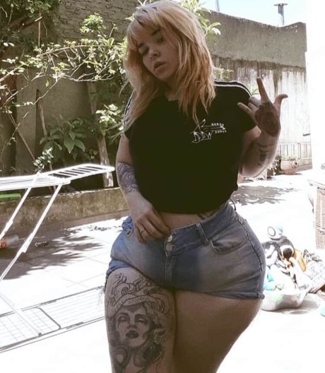 Black Honey 裸のポルノスター 画像