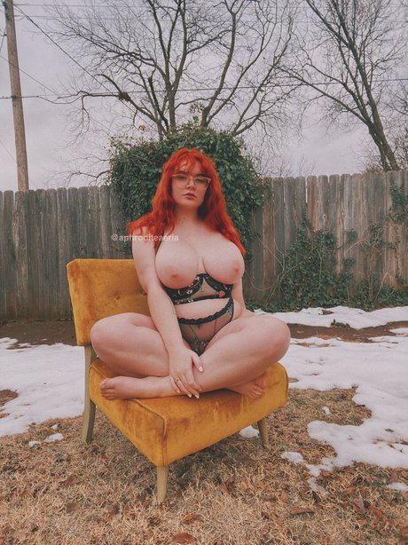 Allisonivyx ポルノモデル 写真