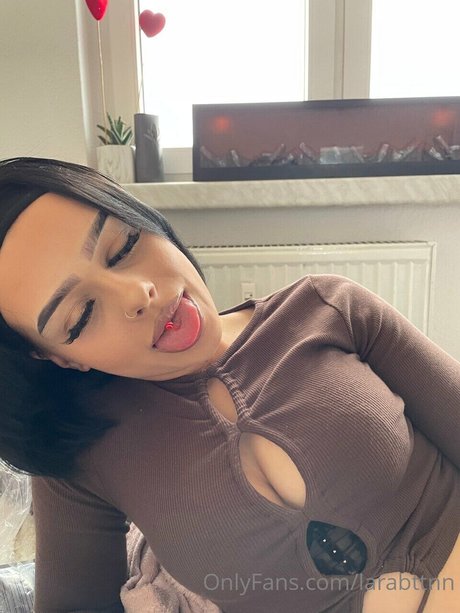 Lara Buttner ポルノスター 高品質 写真