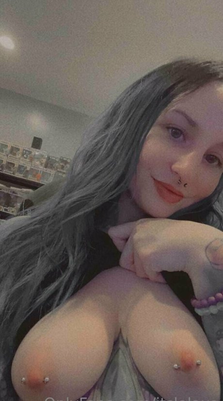 ゴス3P OnlyFans セクシーヌード 写真