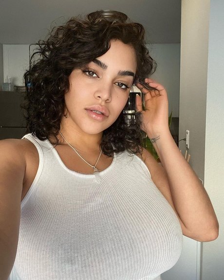 Vanessa Ann Wrigley xxxモデル 写真