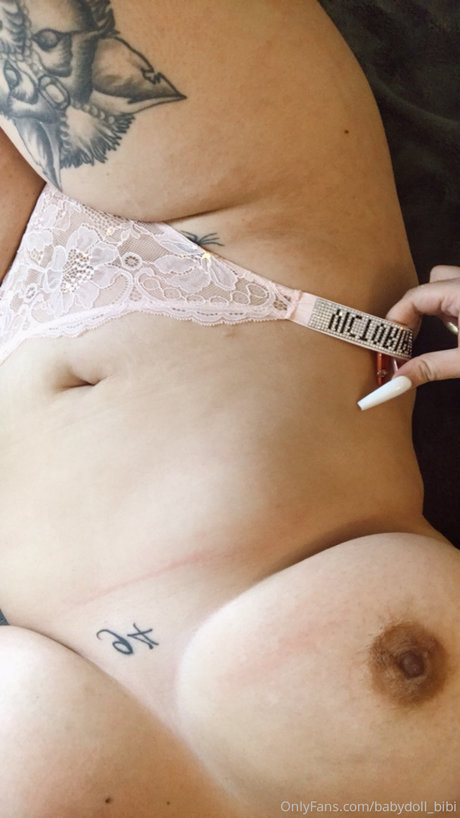 ぽっちゃり黒人OnlyFans ヌード 写真