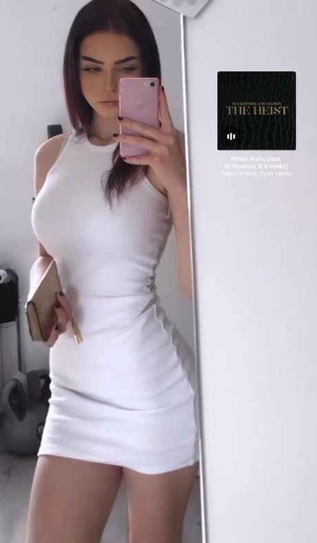 Lucie Brousilova 裸のポルノスター 写真