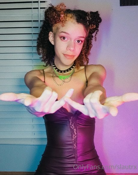 slautrx アダルトスター 写真