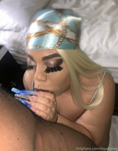 巨大なペニスオンリーファンズ アートポルノ 写真