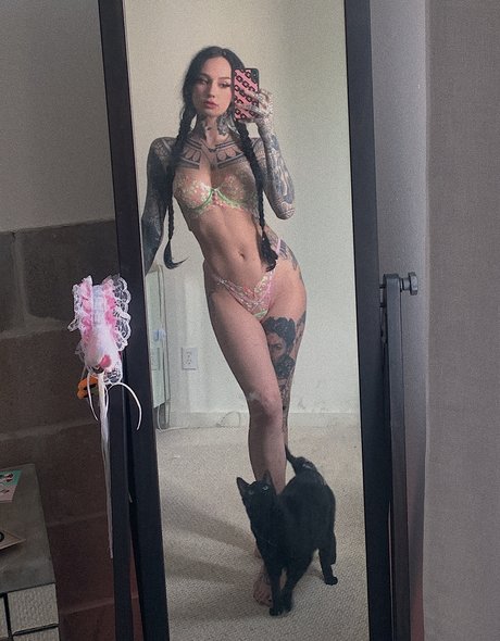 Emma Vauxdevil 高品質のポルノスター 写真