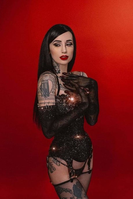 Emma Vauxdevil ヌードモデル アーカイブ