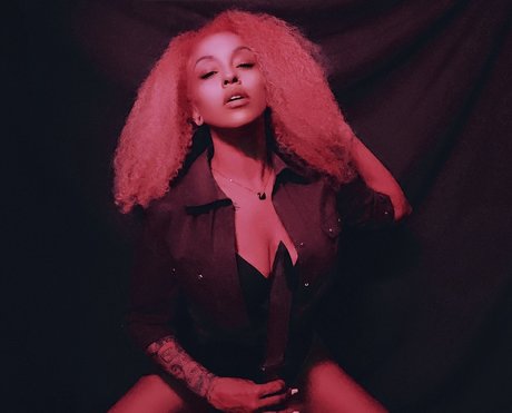 Goddess Orora Storm ヌードのポルノスター ギャラリー