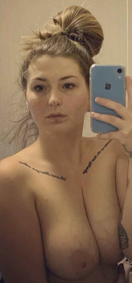 金髪の妻オンリーファンズ エロチック アーカイブ