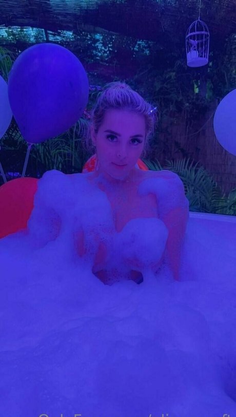 痩せたアジア人ティーン OnlyFans ホットセクシー 写真