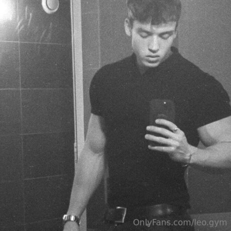 Leo Gym ポルノスター エロティック 写真