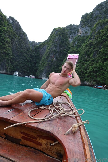 Leo Gym セクシーなポルノスター アーカイブ