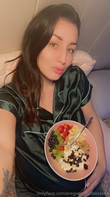 Pregnantgoddessella セクシーモデル 写真