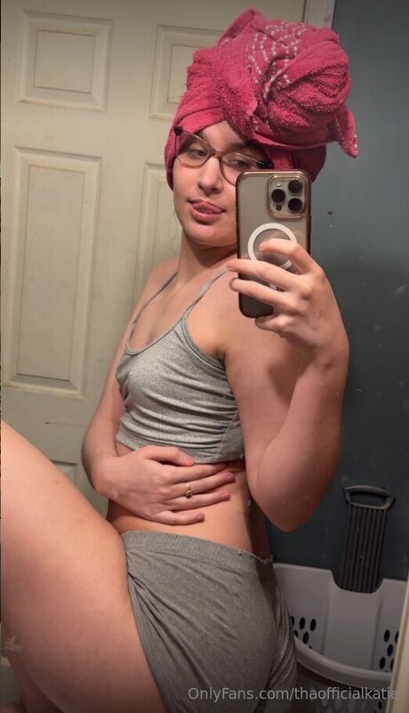 Thaofficialkatie 最高のポルノスター ギャラリー