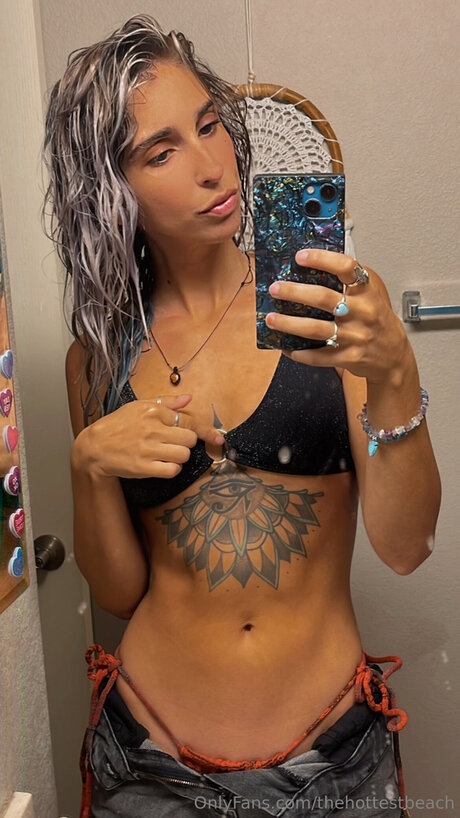 ラテン系ティーンのプッシーOnlyFans アートヌード 写真