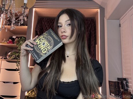 Cherrycatxox ポルノスター アート 画像