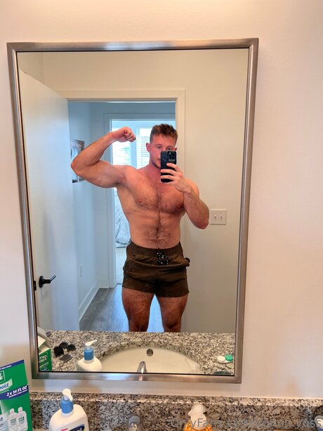 Colton Voss スター ヌード 写真