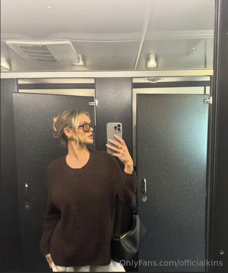 Officialkins ヌードのポルノスター 画像