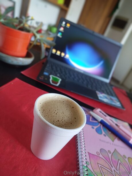 Aastasiabluee 無料女優 写真