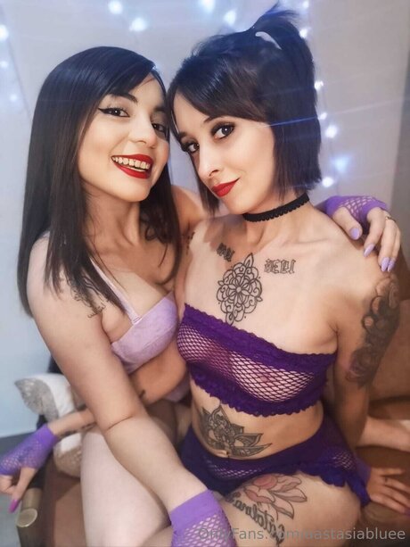 Aastasiabluee ポルノスター 写真