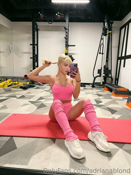 ジンジャートゥインクオンリーファンズ アダルト無料 写真