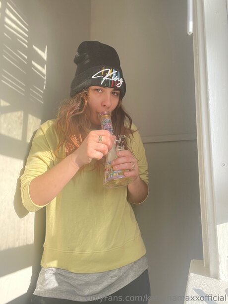 Katrynamaxxofficial ヌードのポルノスター 画像